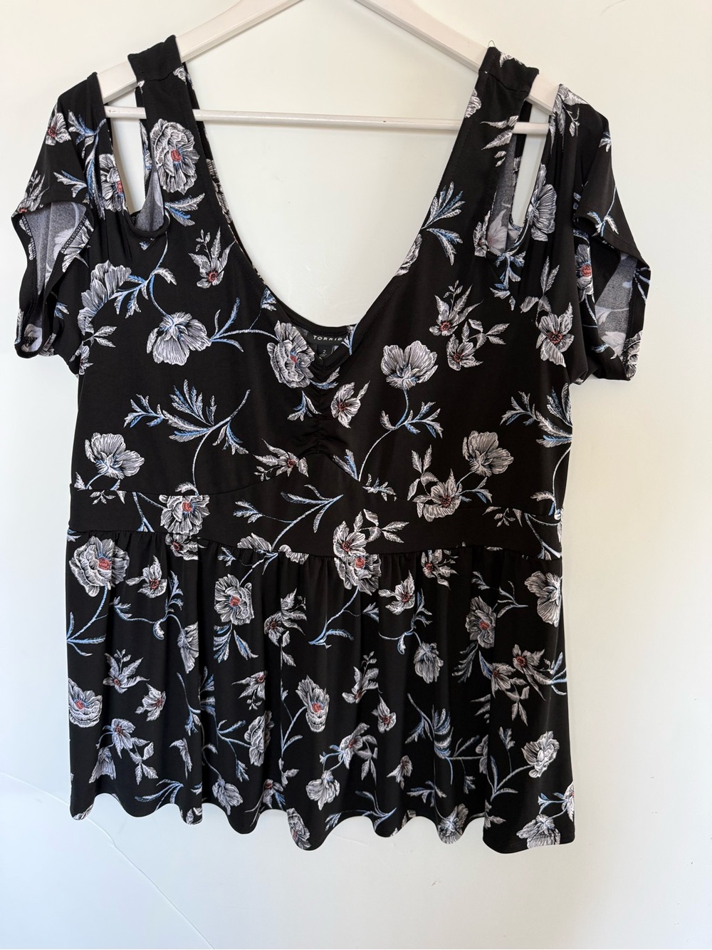 Torrid Black Floral Cold Shoulder Flared Hem Baby Doll Top SZ 2